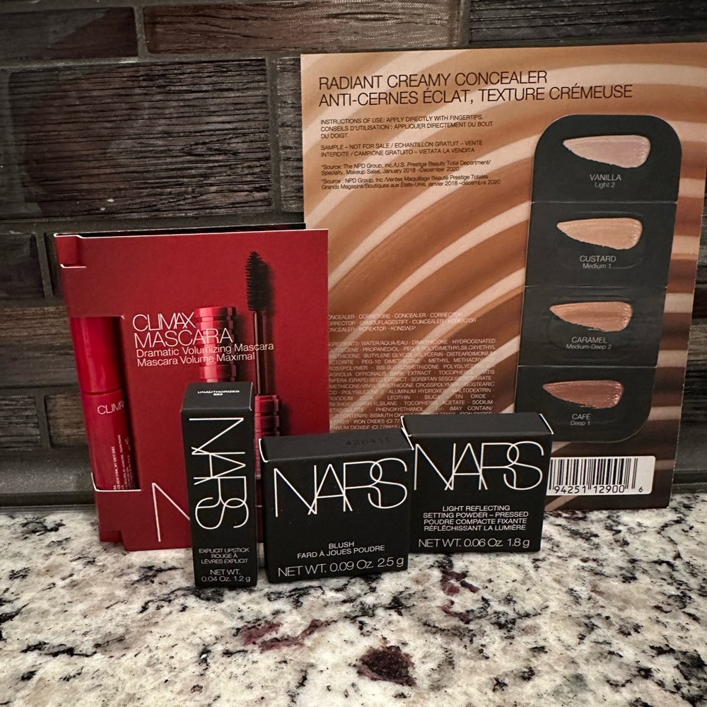 NIB NARS Deluxe Sample Set